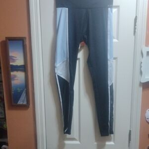 PINK Victoria's Secret Black and White Colorblock Leggings